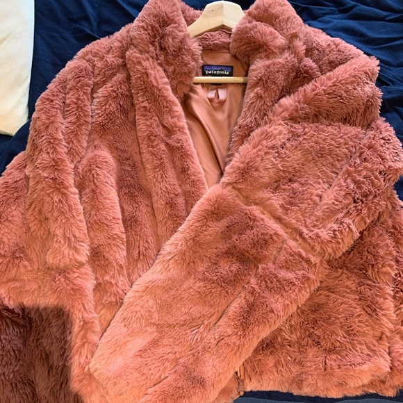 Patagonia Faux Fur Zip Up - Picture 1 of 4